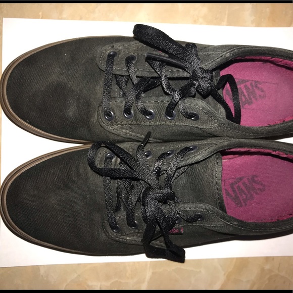 Black/Gum Vans - Picture 6 of 8